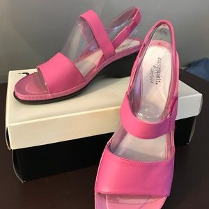 Easy Spirit Escertain Pink Sandal